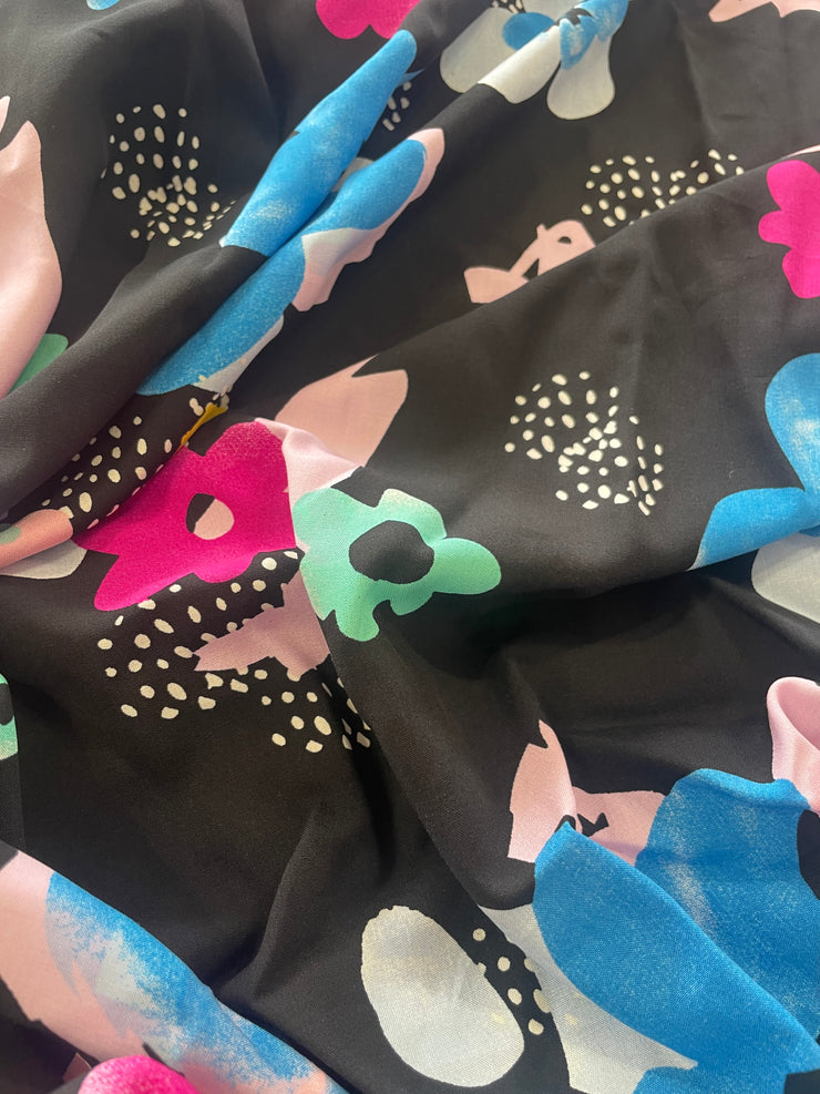 Viscosa nera fiori